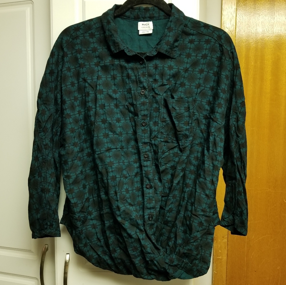 🍁🌺💮RVCA button up collared pattern blouse